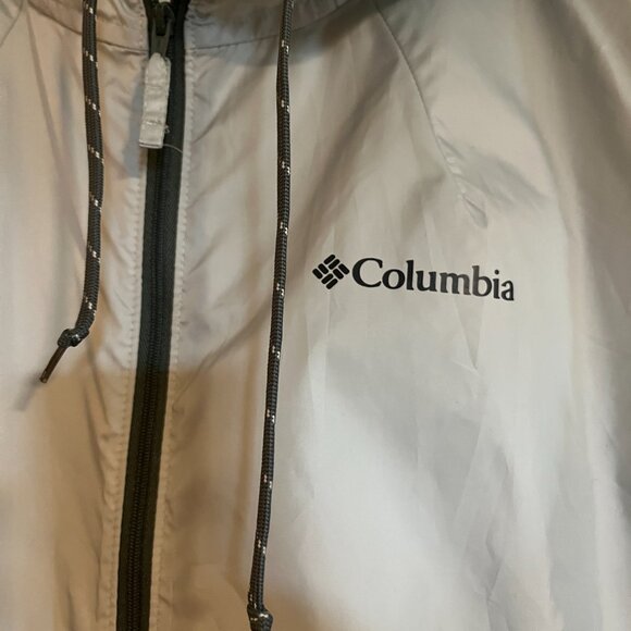 Size L Columbia Women's Flash Forward Windbreaker Jacket. Two-Tone Greens. - Picture 2 of 4